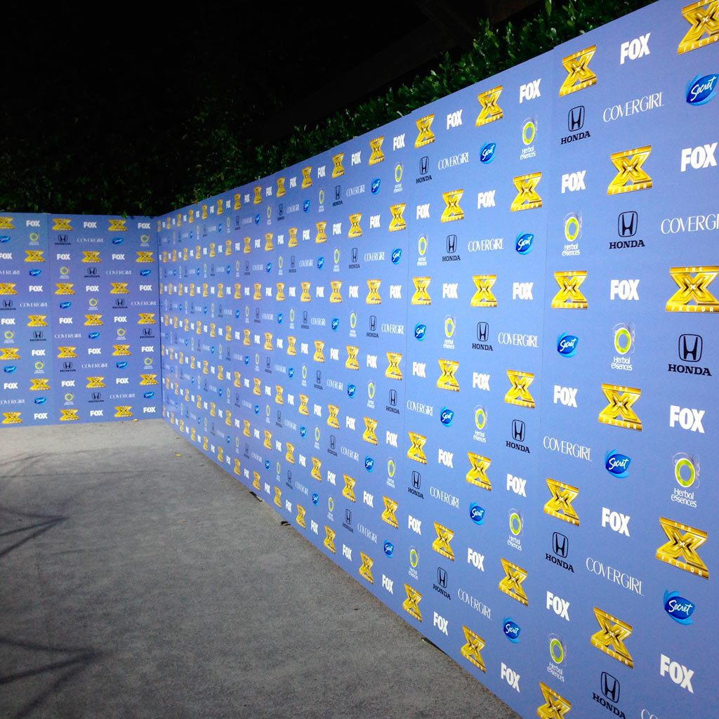 step and repeat red carpet backdrop redcarpetsystems dot com 04